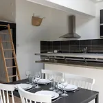 Proche Place Saint-sauveur Appartement *