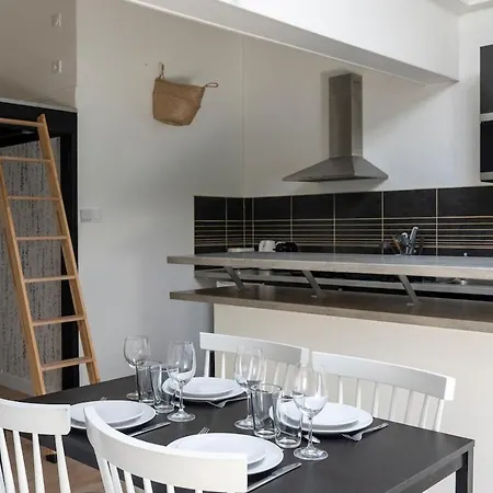 Proche Place Saint-sauveur アパート *