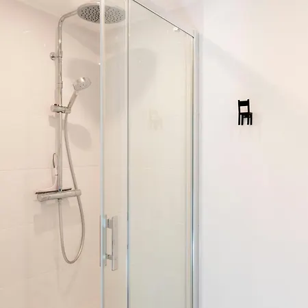 Proche Place Saint-sauveur