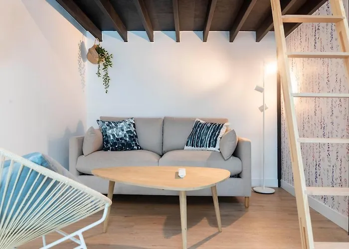 Proche Place Saint-sauveur Apartment *